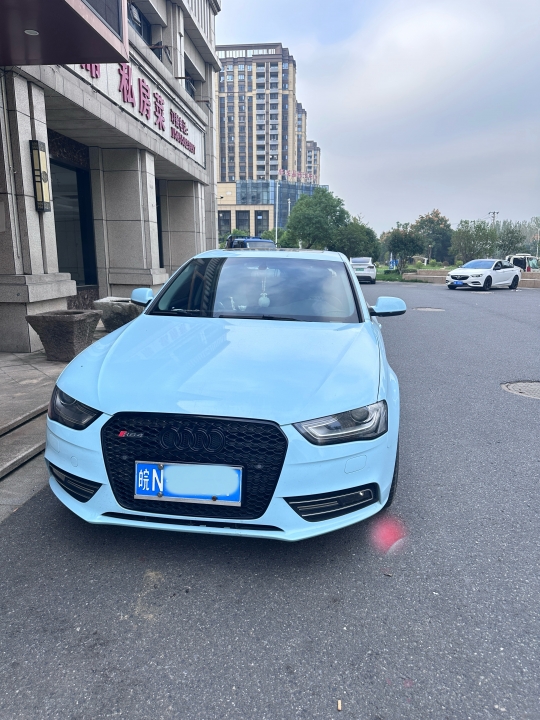 奥迪A4L低价出售