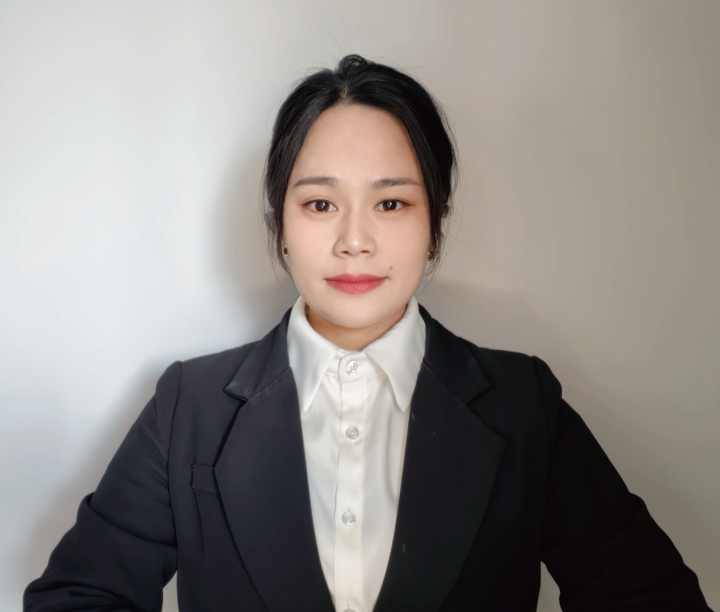 1、10年客服及管理经验，超高服务意识，解决客诉能力...